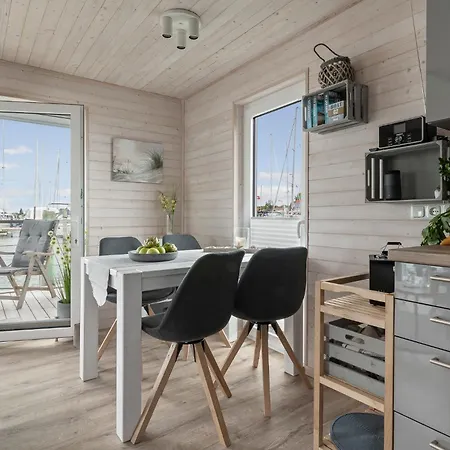 Feriehus Hausboot Blåbær Heiligenhafen